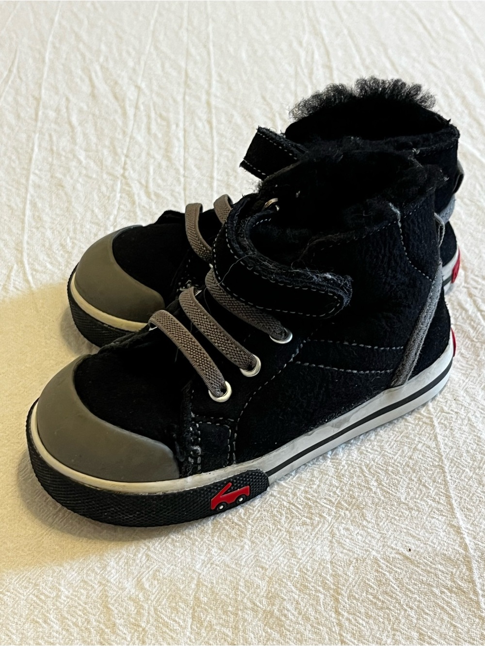 See Kai Run Black High Top Sneakers Toddler Boys 7 Faux Fur Lined Velcro - Picture 2 of 10